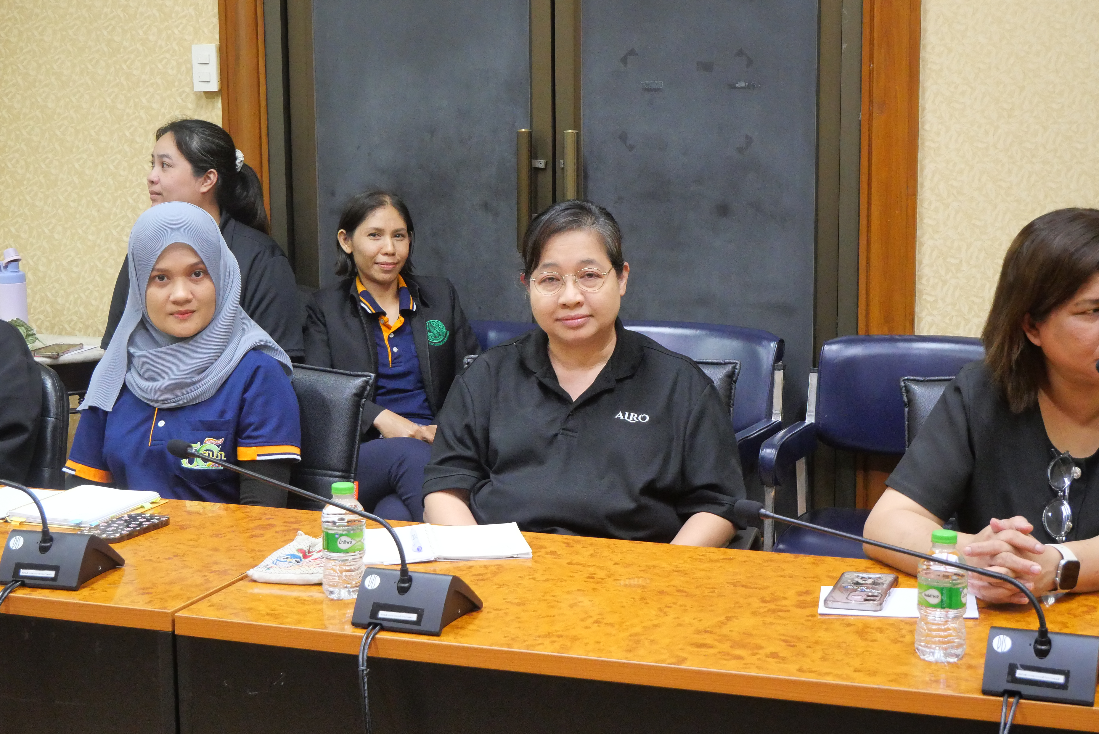 title - รองเลขาธิการ ส.ป.ก. ประชุมติดตามความก้าวหน้าการส่งเอกสารเบิกจ่ายผ่านระบบสารบรรณอิเล็กทรอนิกส์ (e-Office) ของสำนักบริหารกลาง 